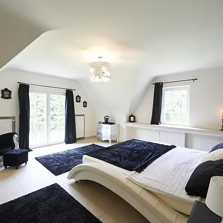 Du Cote De Chez Lou 3*